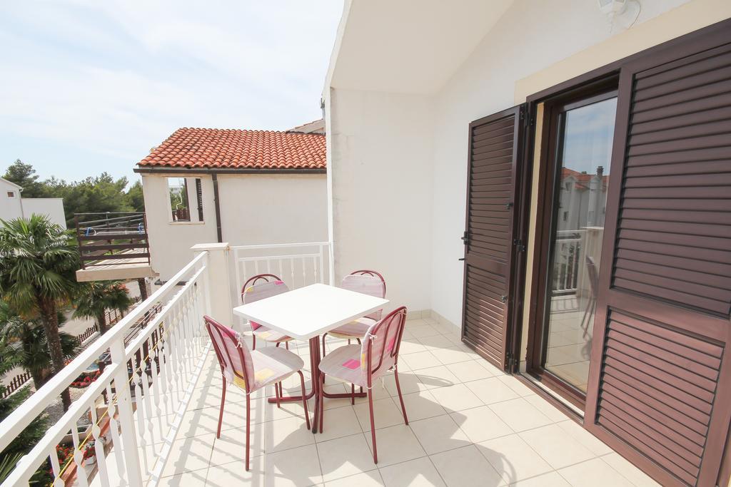 Apartments Skelin Vodice Ruang foto