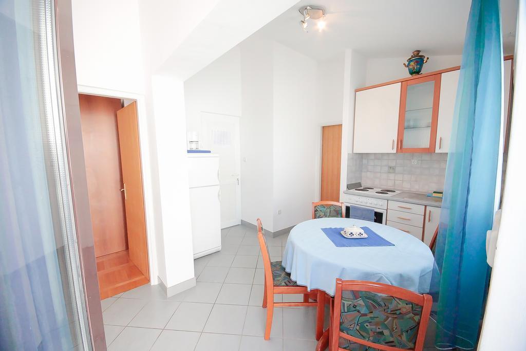 Apartments Skelin Vodice Ruang foto