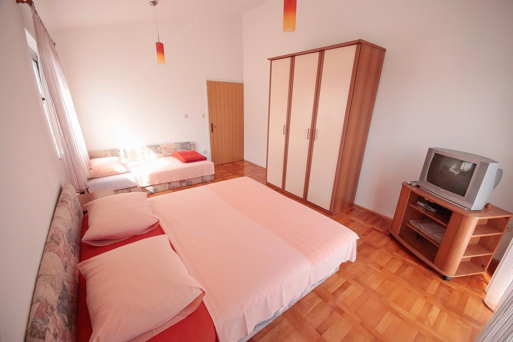 Apartments Skelin Vodice Ruang foto