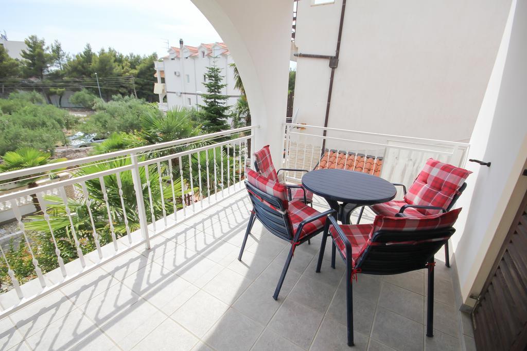 Apartments Skelin Vodice Ruang foto