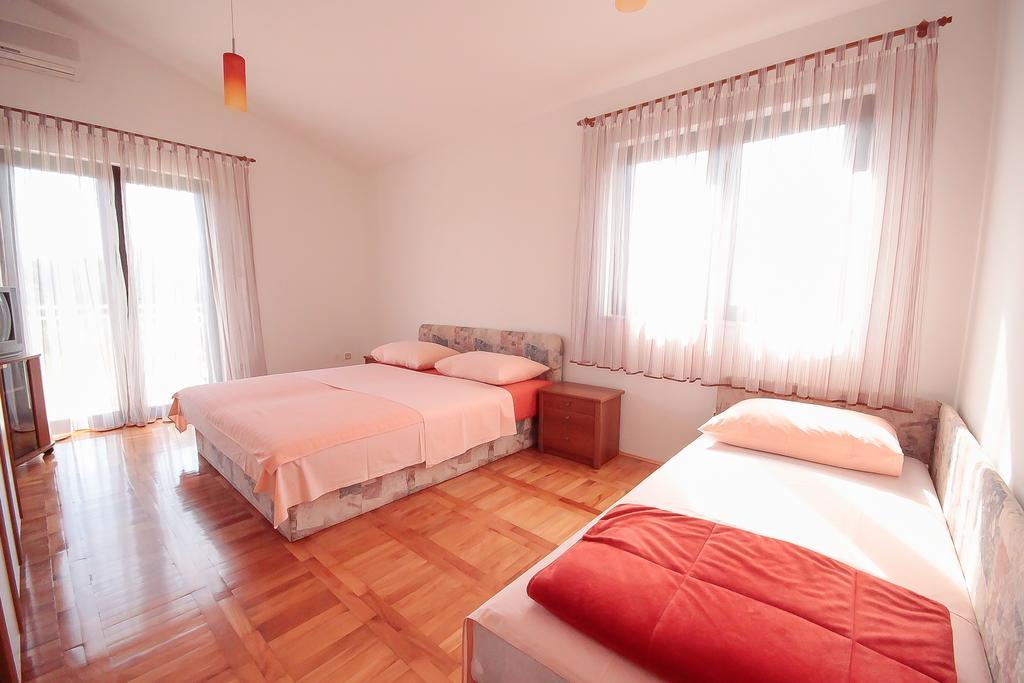 Apartments Skelin Vodice Ruang foto