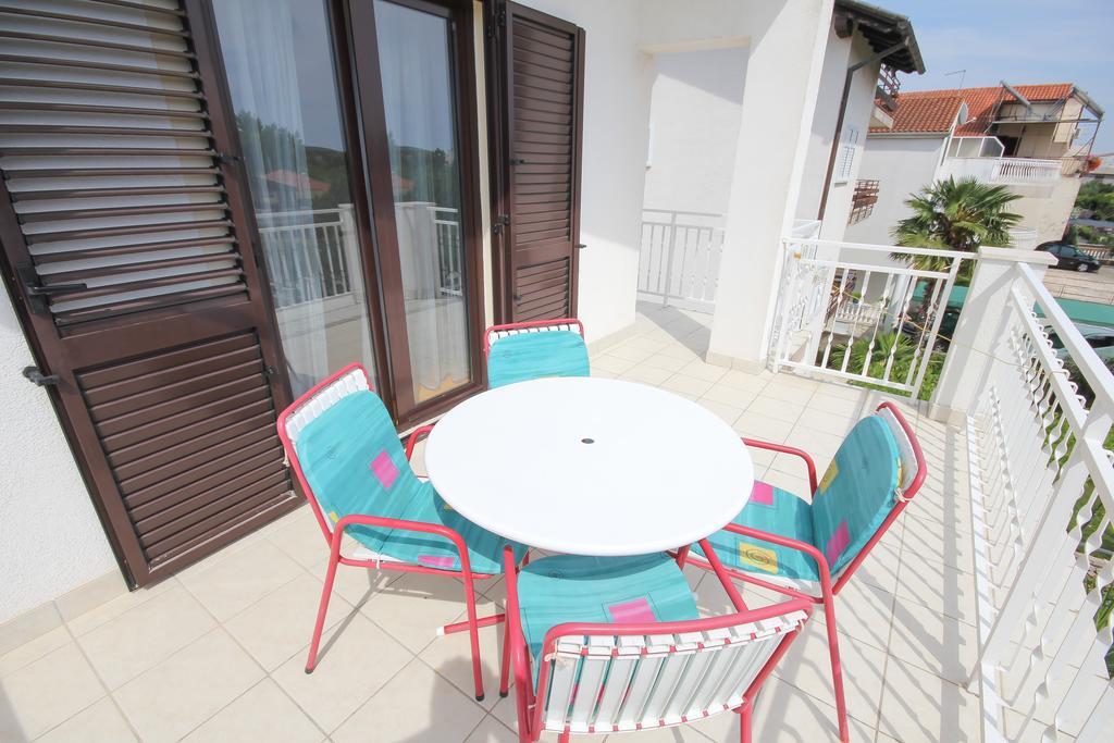 Apartments Skelin Vodice Ruang foto
