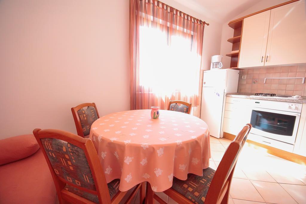 Apartments Skelin Vodice Ruang foto