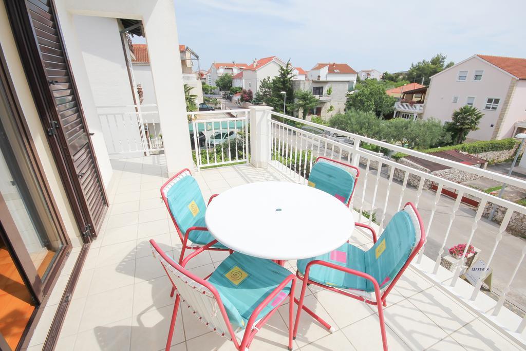 Apartments Skelin Vodice Ruang foto